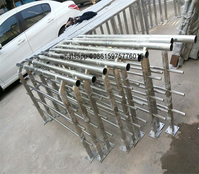 OEM&ODM Stainless steel balcony pipe railing baluster design