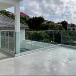 Customized Frameless Glass Balustrade 8mm, 10mm, 12mm Aluminium U Channel System