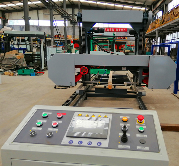 Gasoline Hydraulic Wood Portable Sawmill Machine With Mobile Trailer