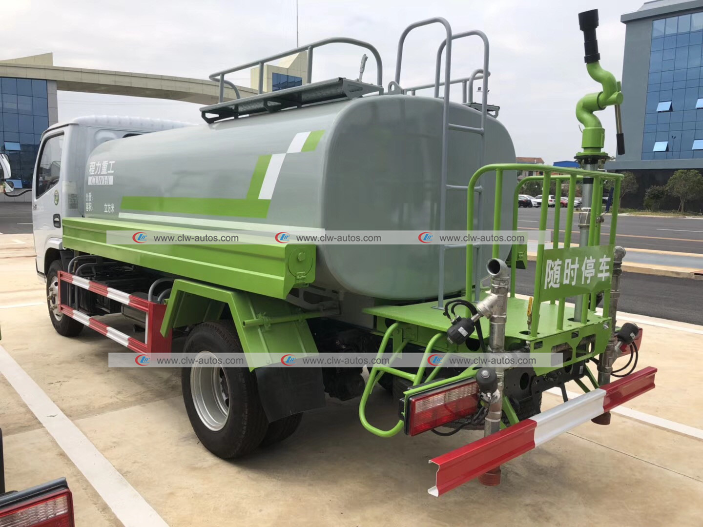 Dongfeng 5000liters Water Bowser Truck Sprinkler Spraying Water Delivery Tank Truck