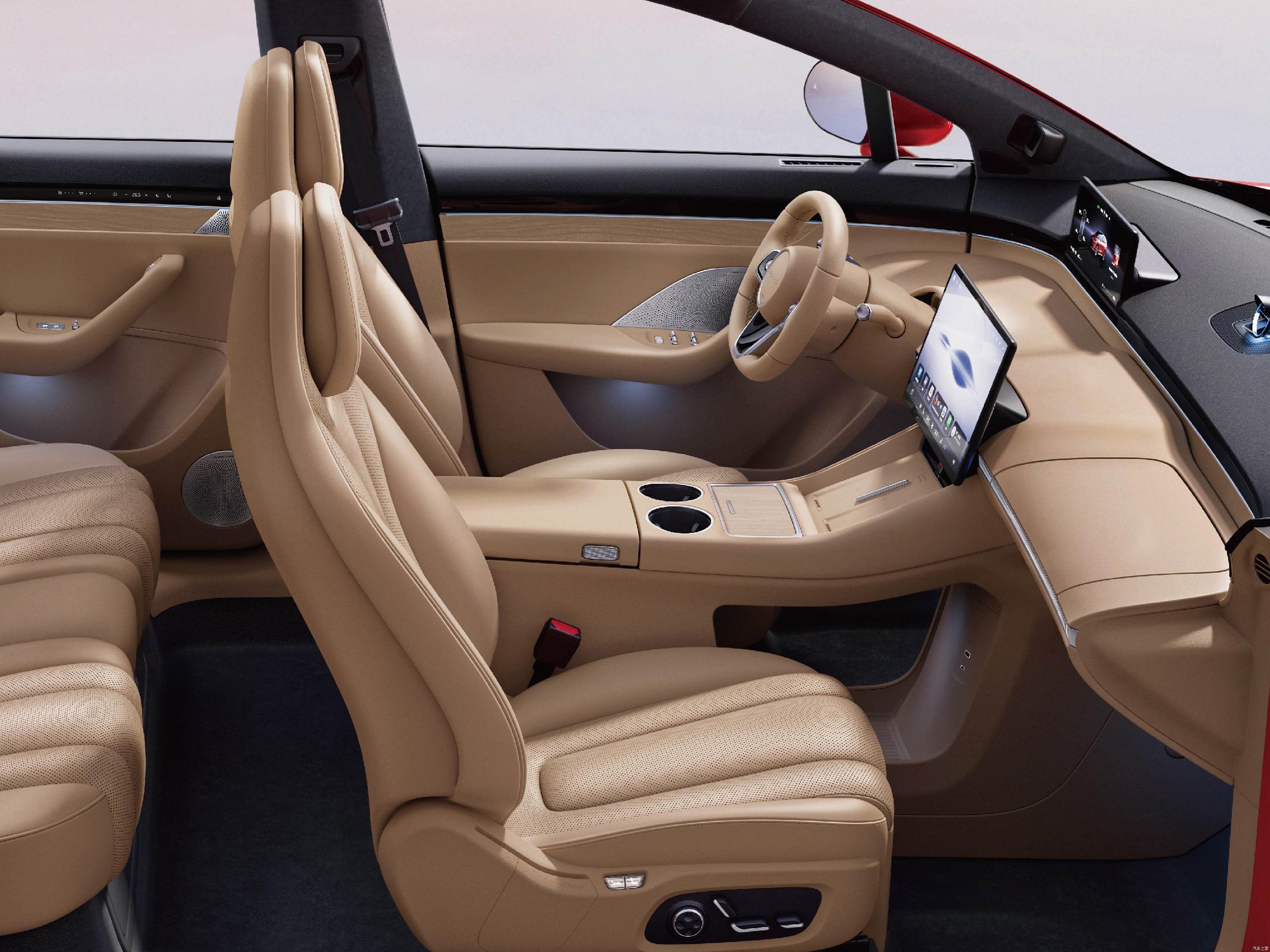 Huawei Luxeed R7 . China's most advanced smart car, with a pure electric range of up to 802KM! China's high-end electric car