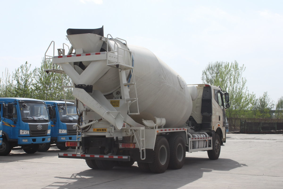 FAW Jiefang Concrete Mixer Truck J6P 350HP 6X4 Flat Top Cab 4.7m3 Tank Automatic Air Conditioning