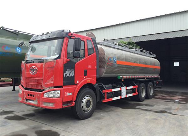 FAW J6 6x4 Type 260hp~280hp 24000 Liter Fuel Tanker Truck With BF6M1013-28