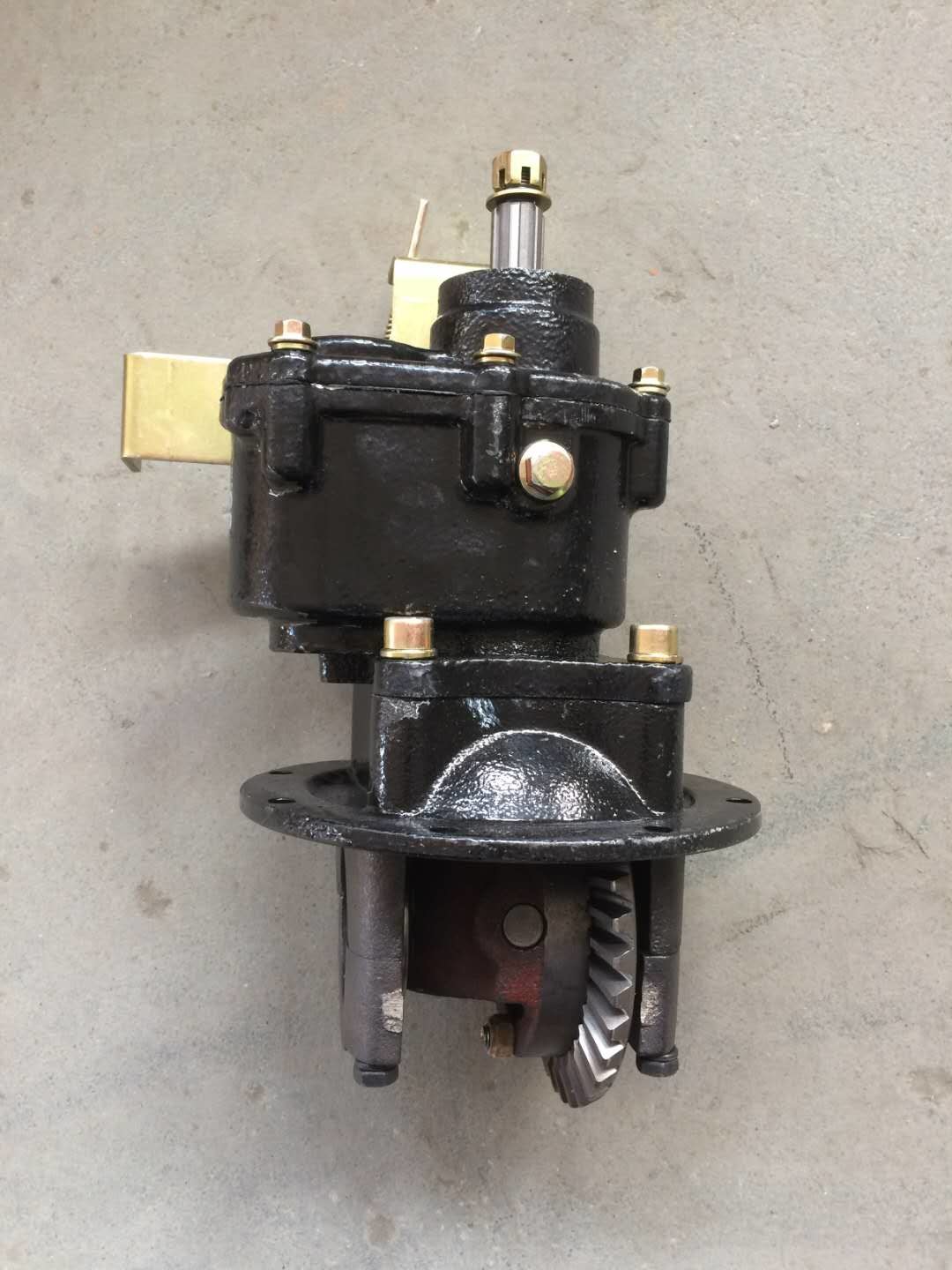 Heavy Duty Auto Rickshaw Gearbox , Load Tricycle Transmission Gearbox