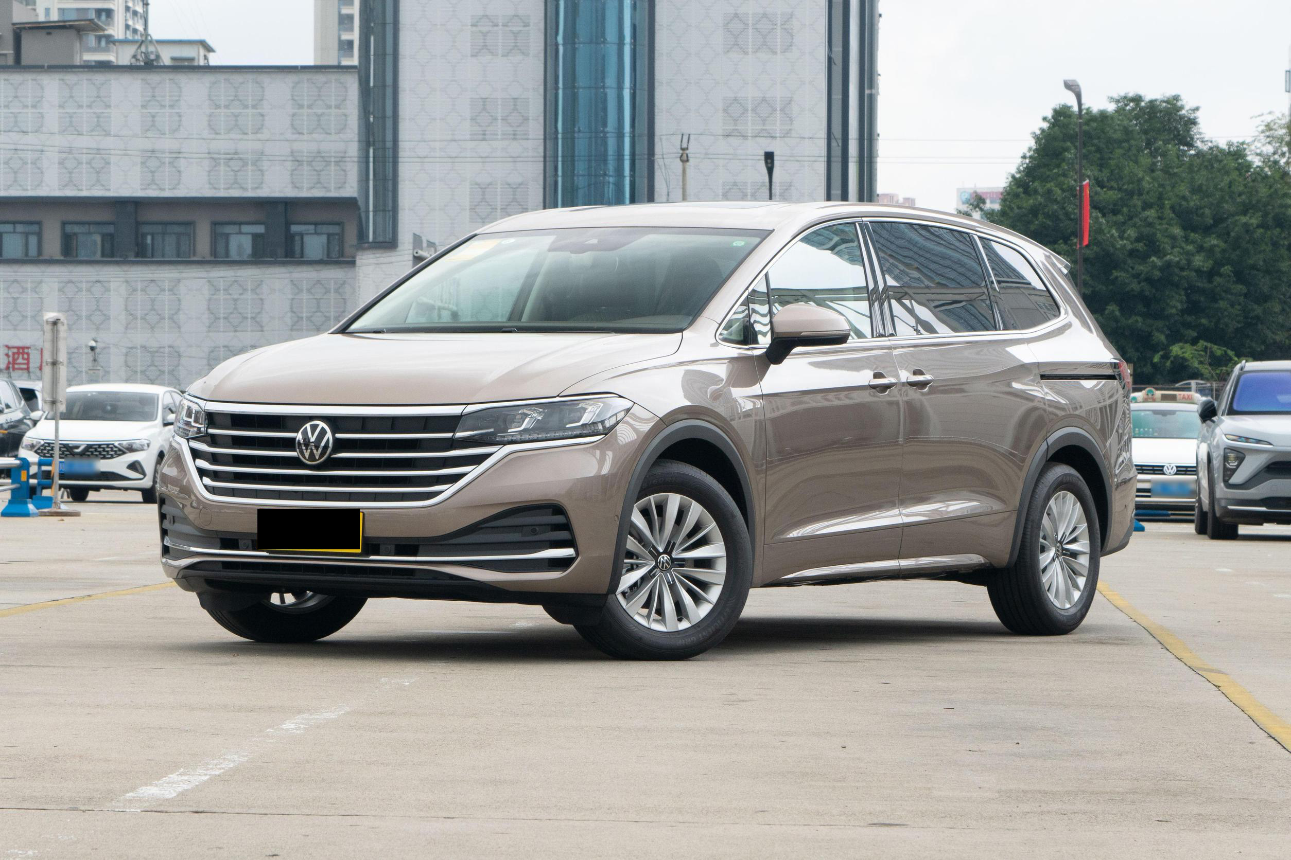 2024 Gasoline Car 2.0T 380T Engine 7 Seats MPV Leather R18 Tire Size Left Adults Electric Driver's Seat Adjustment