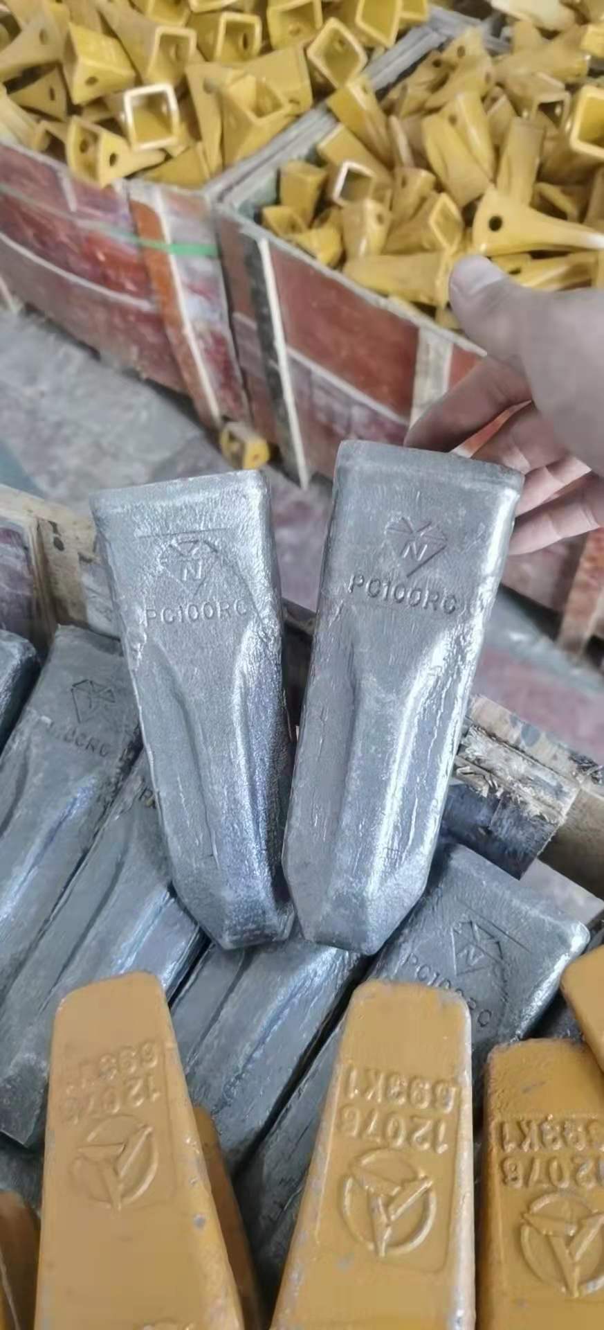 Excavator Bucket Tooth Best Price And Stiff Hard Bucket Tooth Pin Bucket Tooth
