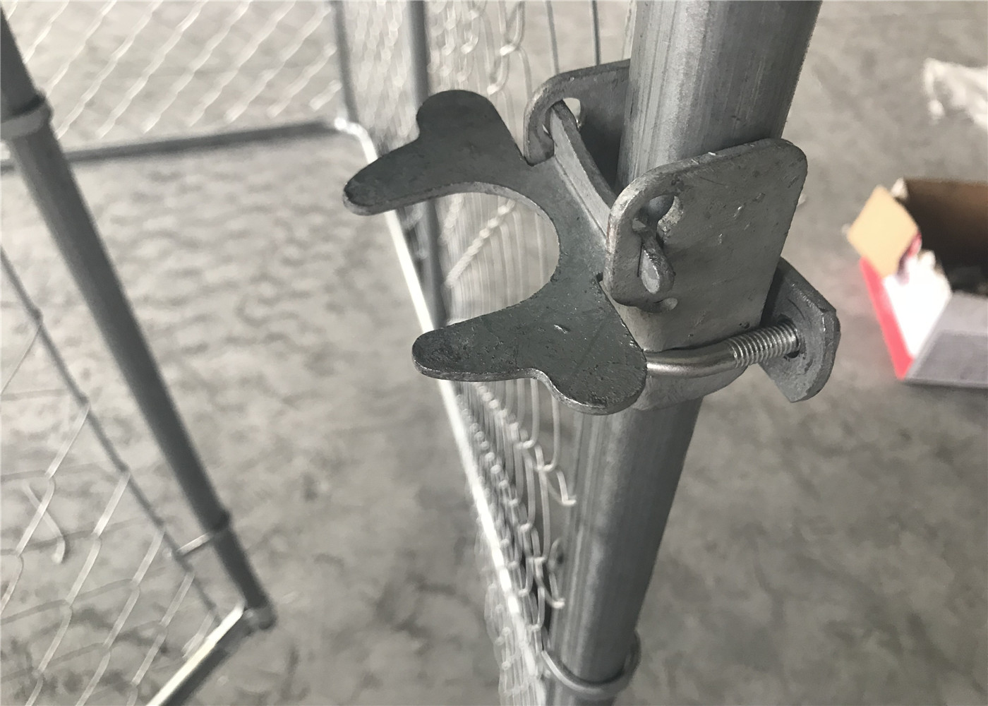 dog chain link kennel