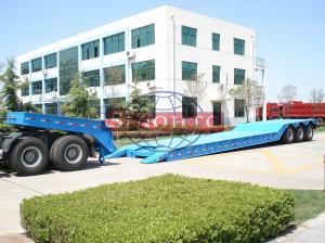 China Tri Axle Front Loading Low Bed Semi Trailer Gooseneck Hydraulic Detachable Type on sale
