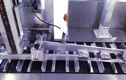 18000BPH Cartooning Machine Automatic Horizontal Type Cartoning Machine Adopts PLC, Human Machine Interface