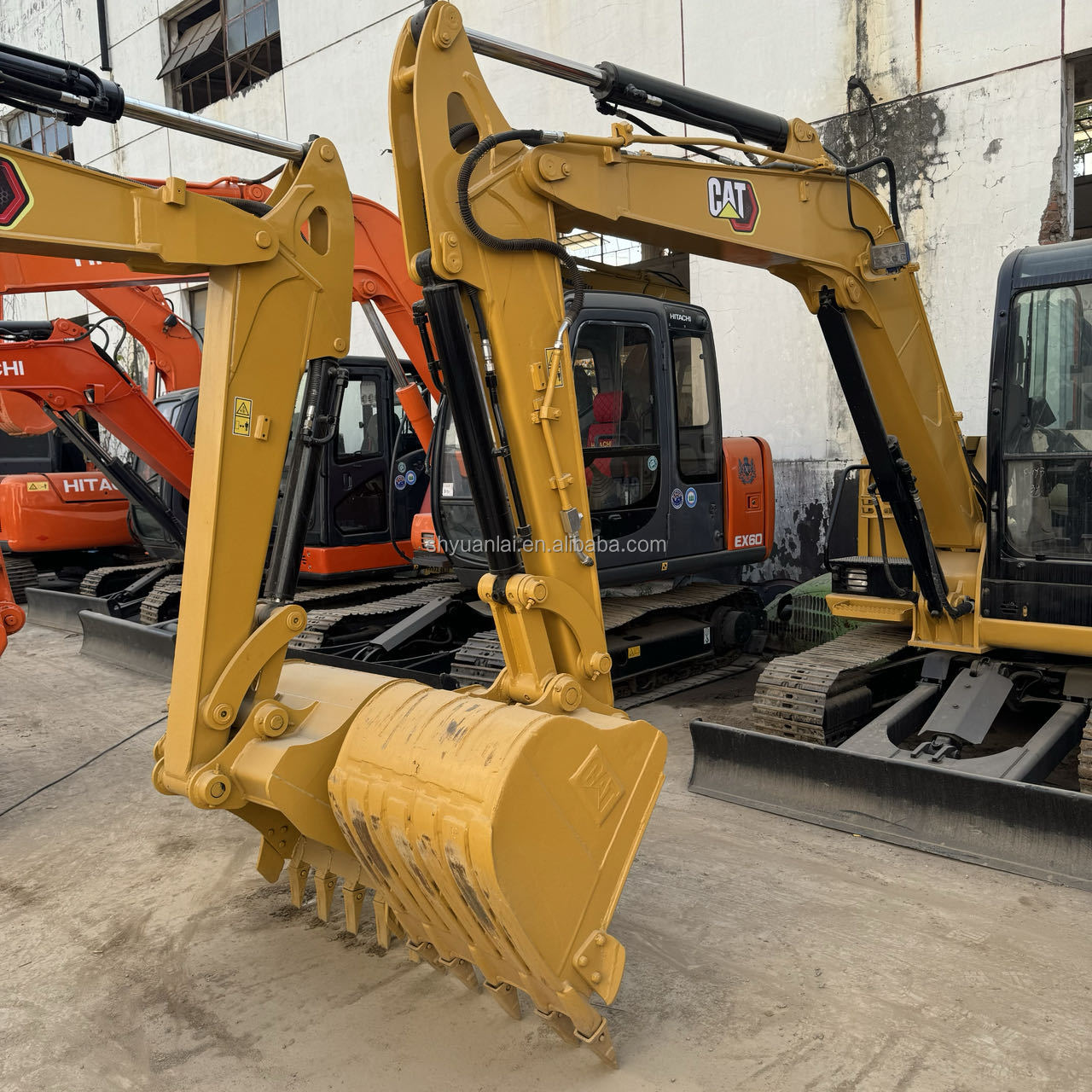 Original Hydraulic Cylinder Used CAT306-E2 Excavator with and Overall Soft Steel Design