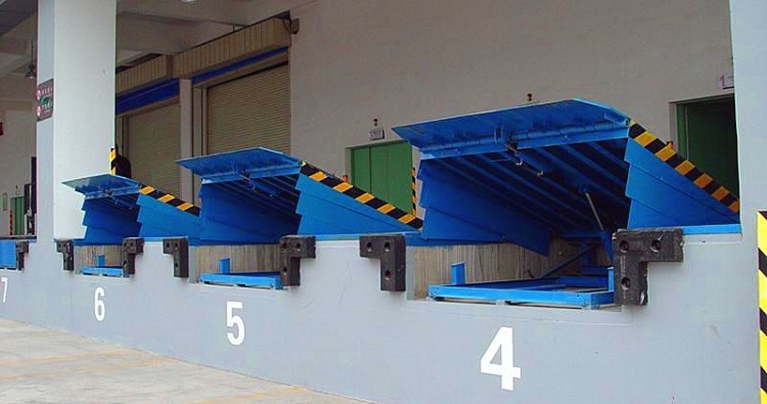 Factory Direct Sales 12 Tons Fixed Hydraulic Loading Dock Leveler for Warehouse