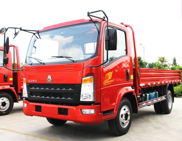 HOWO 4x2 Cargo Delivery Truck , Flatbed Cargo Truck 9.726L Displacement