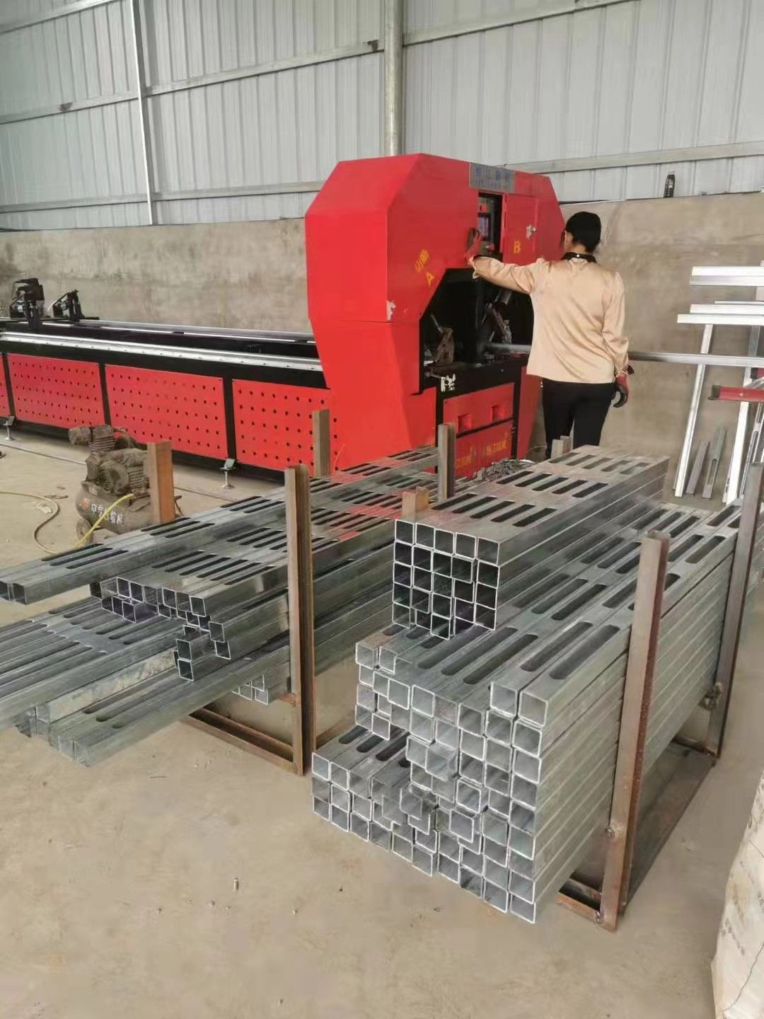 High Speed Hydraulic Automatic 80 X 80 Square Tube Punching And Shearing Machine