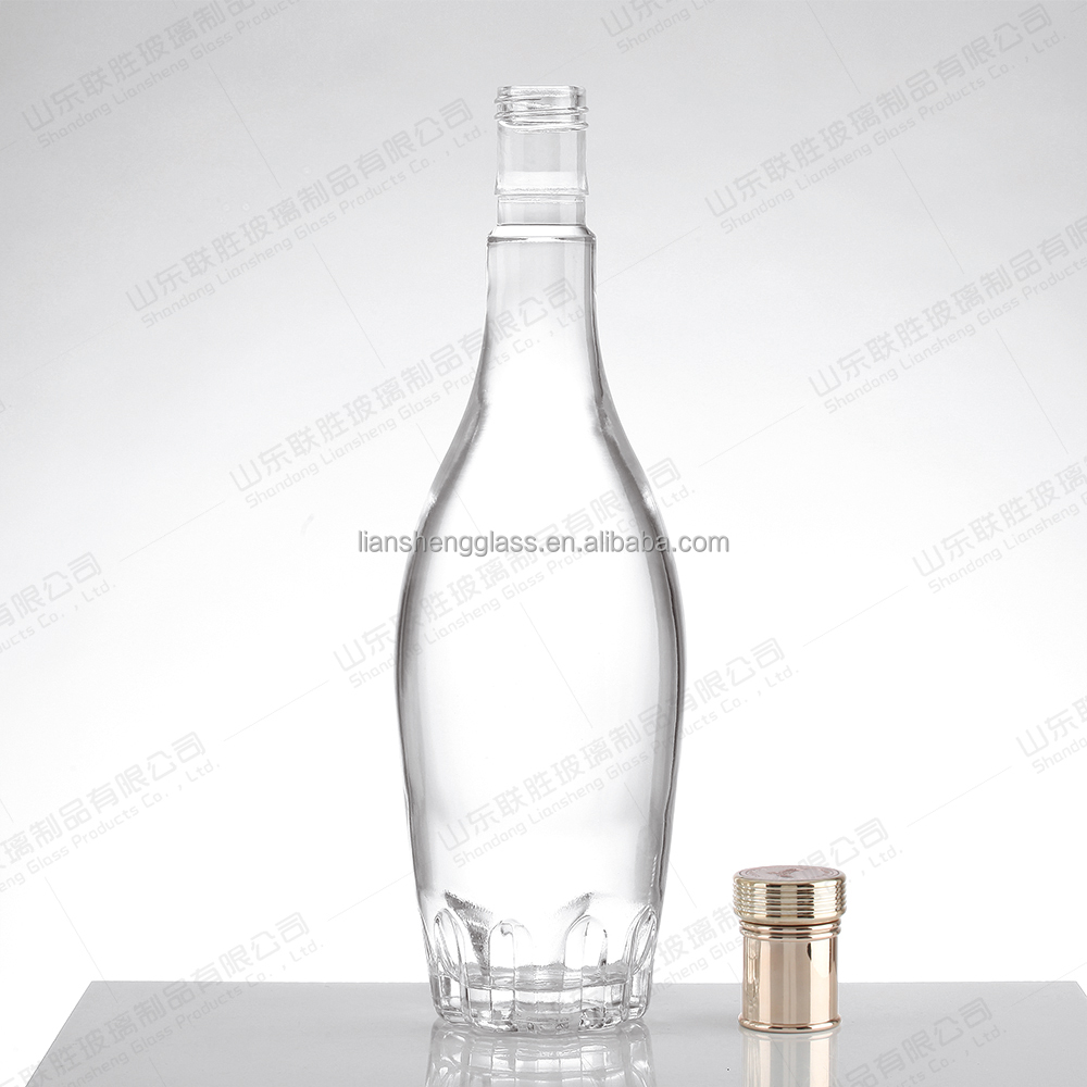 Healthy Lead-free Glass 500ml Classic Design Vodka Brandy Liquor Glass Bottle with Corks