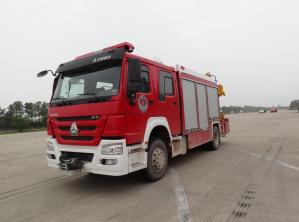 Quality SINOTRUK Heavy Duty Rescue Truck , 6 Wheeled Road Rescue Emergency Vehicles wholesale