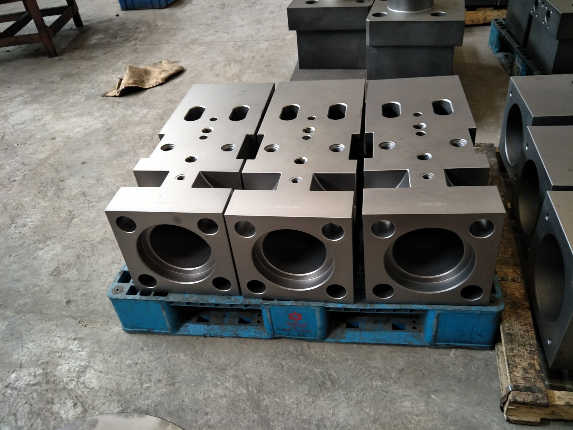 Excavator Backhoe Loader Hydraulic Breaker Parts Spares Rock Hammer Front Head 5