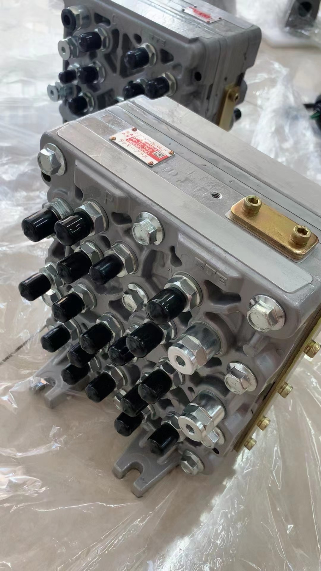 Alloy Steel Excavator Spare Parts 4486321 4470661 4645278 Signal Hydraulic Valve