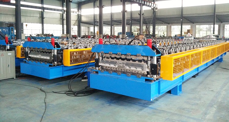 0.9mm GI Steel Door Frame Making Machine With Fly Saw Cutting System