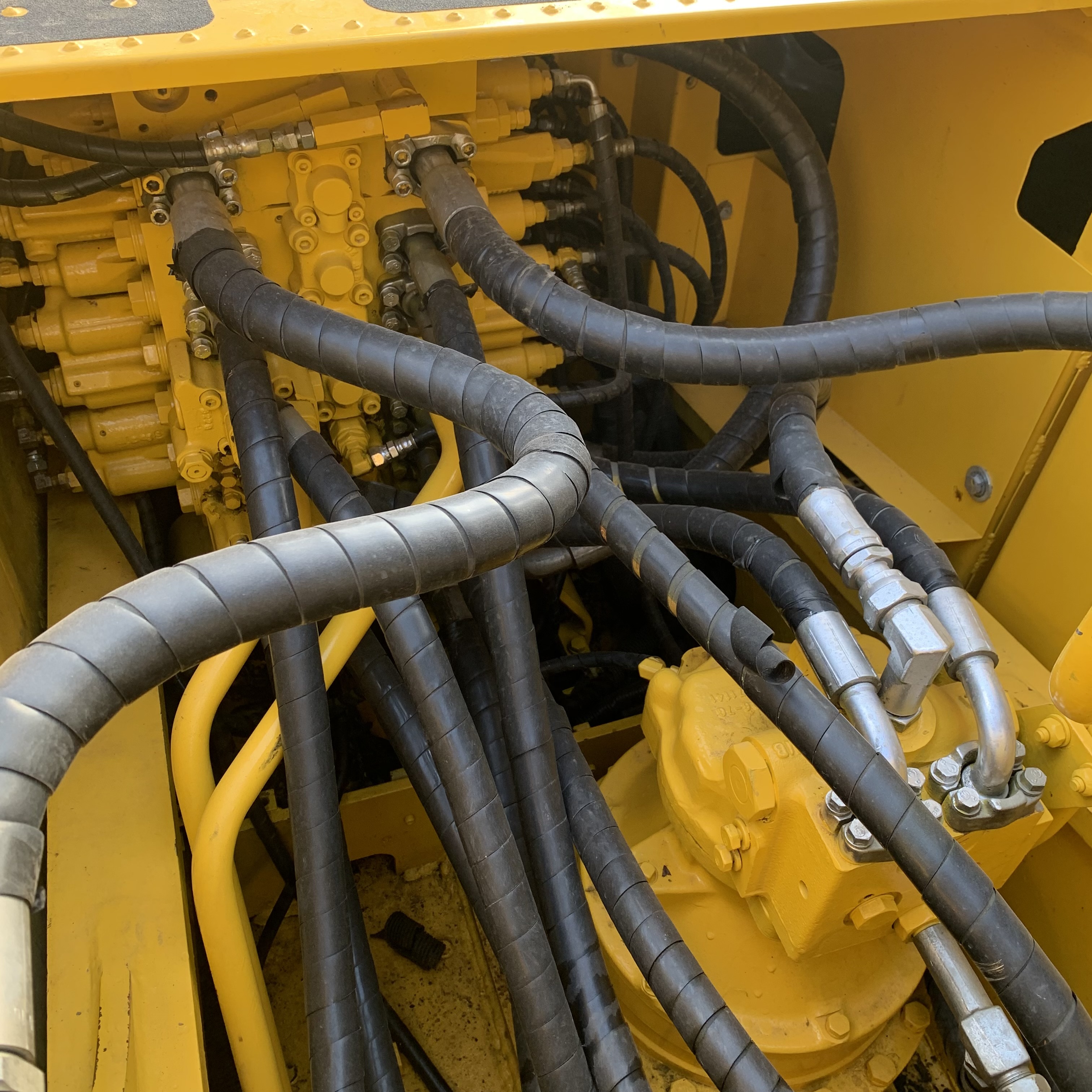 used excavators komatsu pc 210 used consutrution engineering digging excavator 21ton medium sized excavators for sale