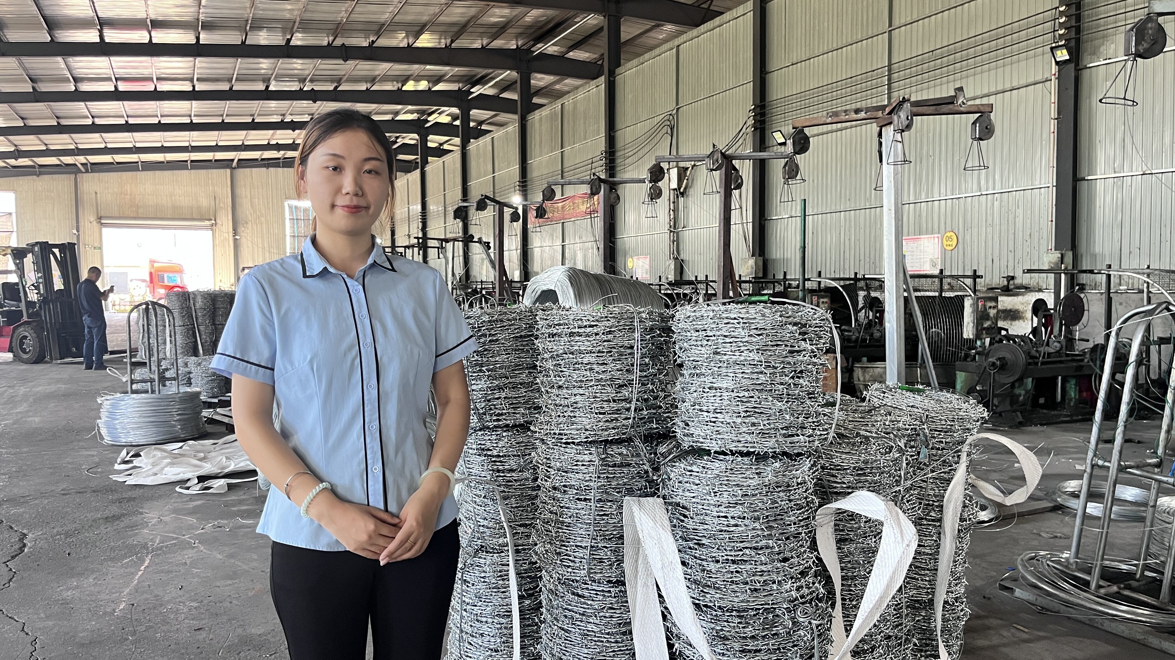 Hot Dipped Galvanized Fencing High Tensile Barbed Wire 1.6Mm 300M