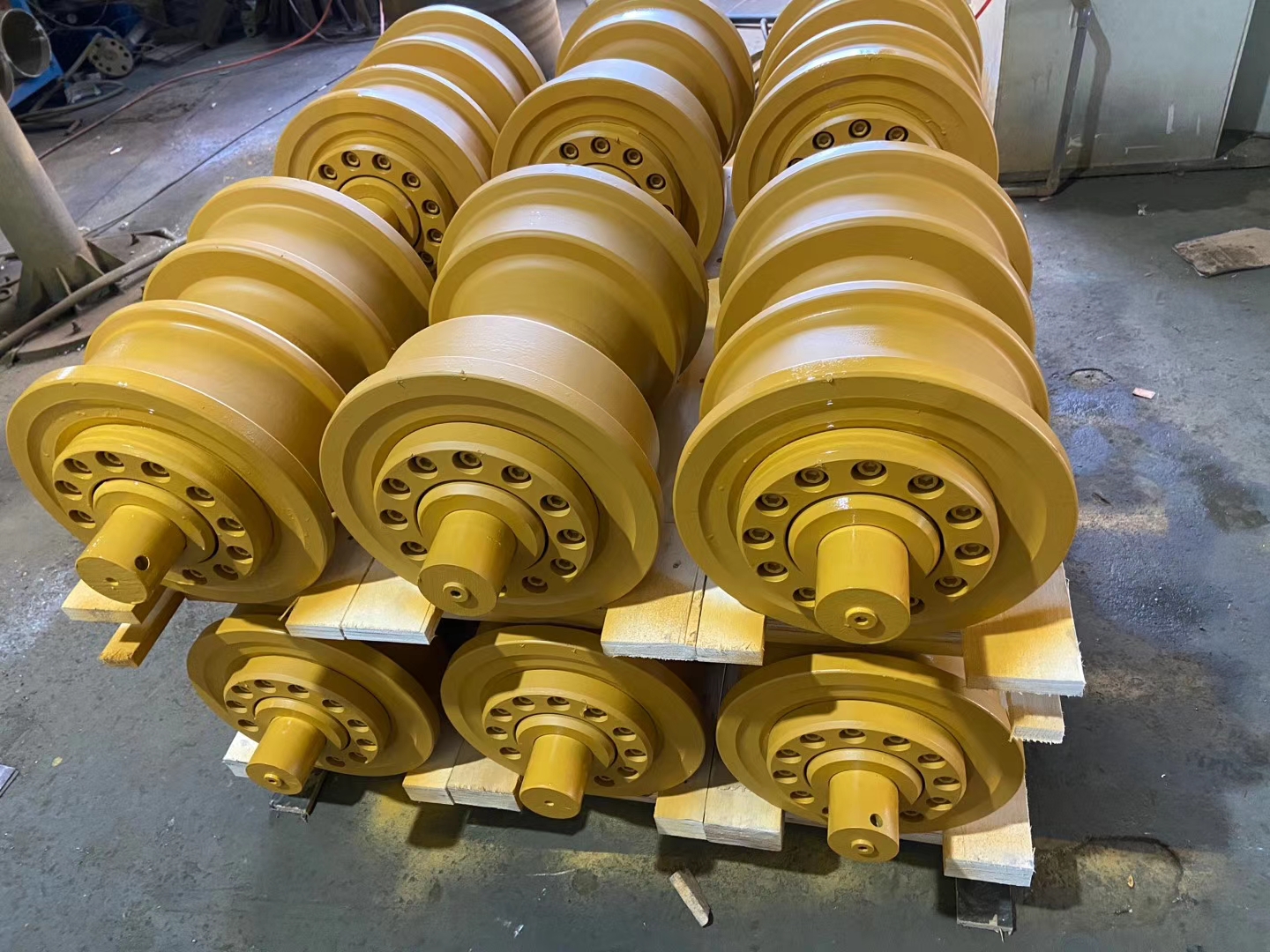 Technique Forging or Casting D5H Carrier Roller for Bulldozer Undercarriage Top Roller