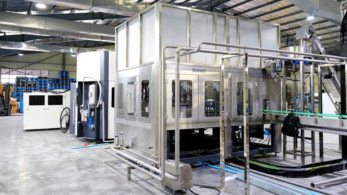 High Accuracy Glass Bottle Filling Sealing Making Machine Alcholic Soft Drink Glass Bottle Filling Machine