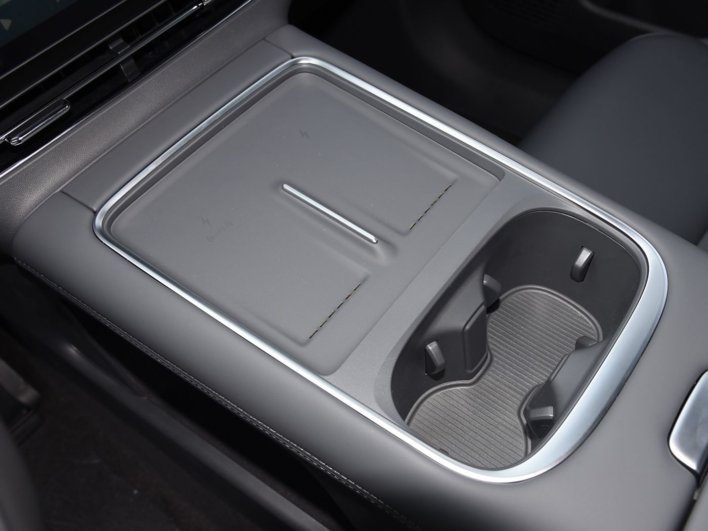 2025 Powerful Xpeng G6 with 68.5/80.8 KWh Battery Capacity and 0.2hrs Fast Charging Time with Long Range