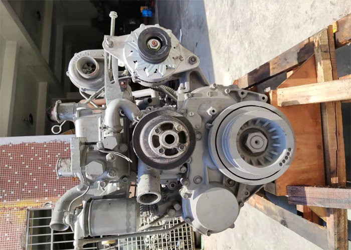 Diesel 6BG1 Used Engine Assembly For Excavator EX200-3 EX200-6 Water Cooling