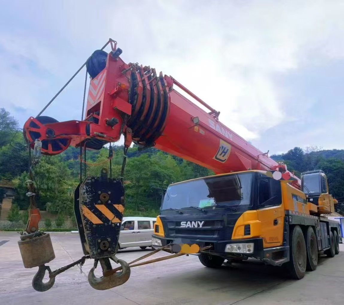 80ton Lifting Capacity Hoist Crane Truck Crane STC800E6 Top Choice for Construction Projects