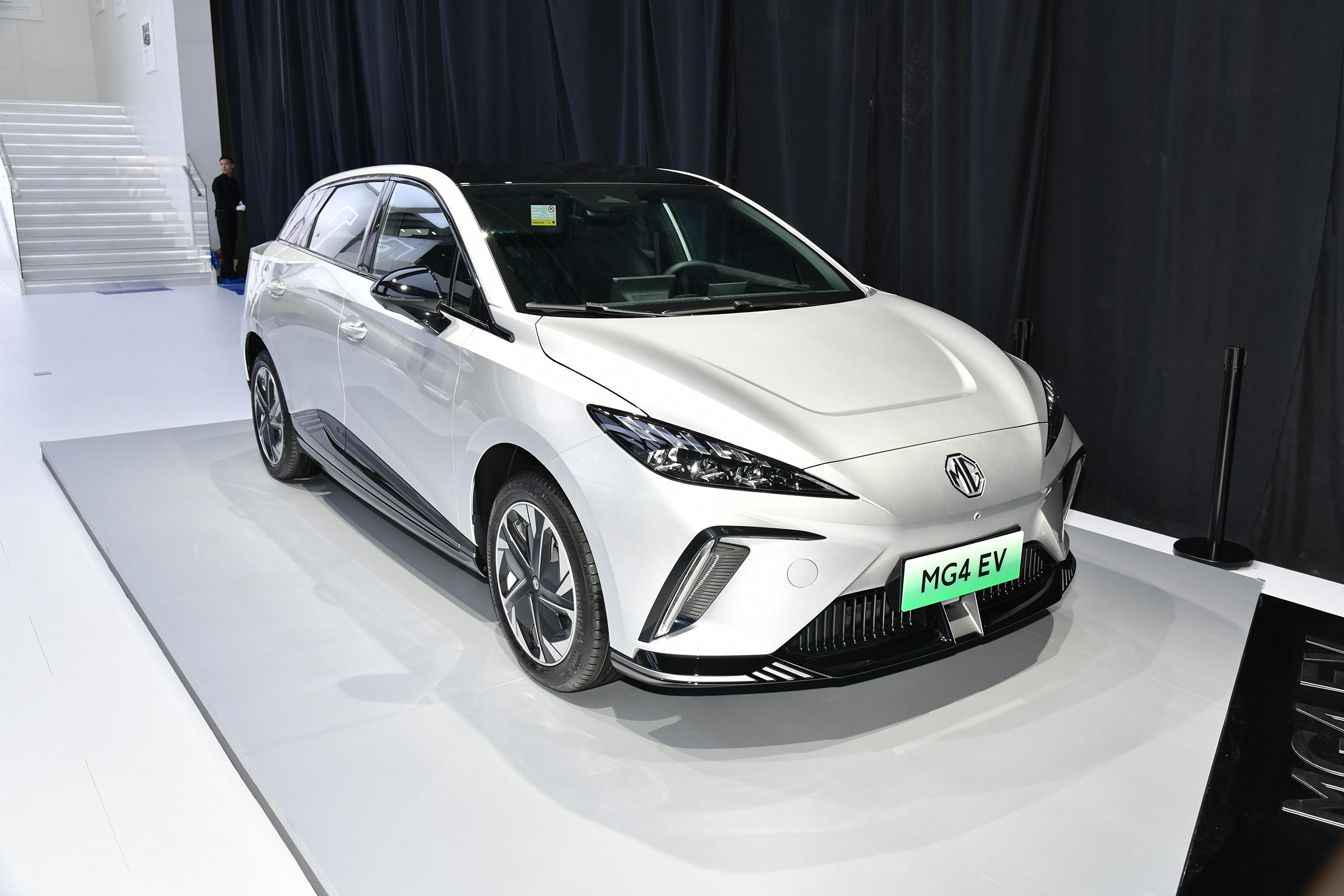 2022 2023 Energy Electric Vehicle Saic MG MULAN 425km Deluxe Sport Car MG4 EV