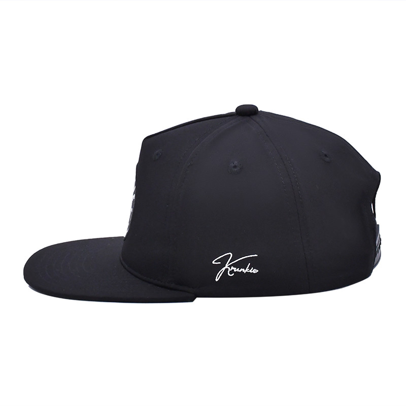 Curved Visor Embroidered Baseball Caps 6 Panel Custom Eyelets