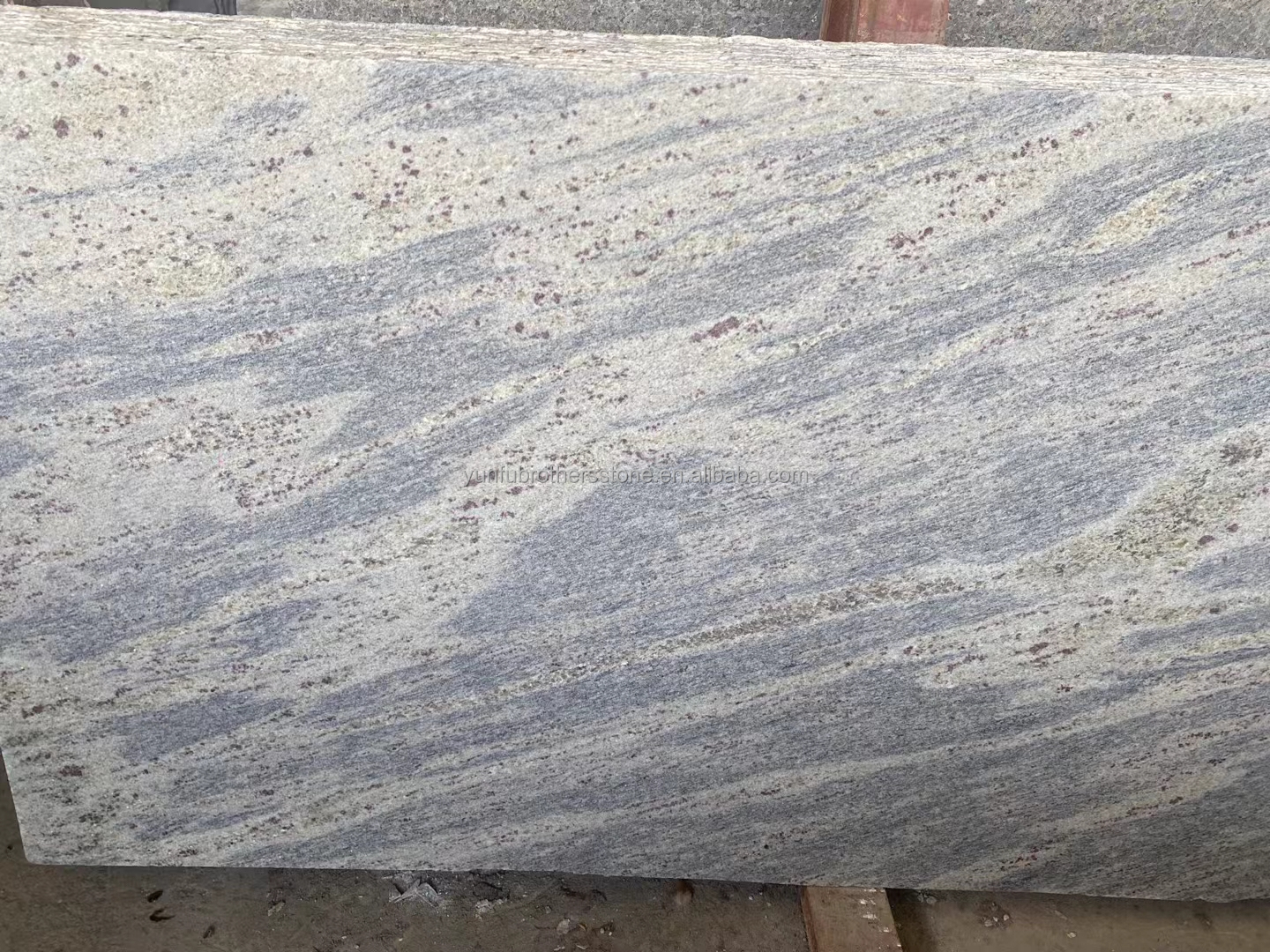 Cut-To-Size White Texture Granite Slab Exported from India for Villa and Hotel Design