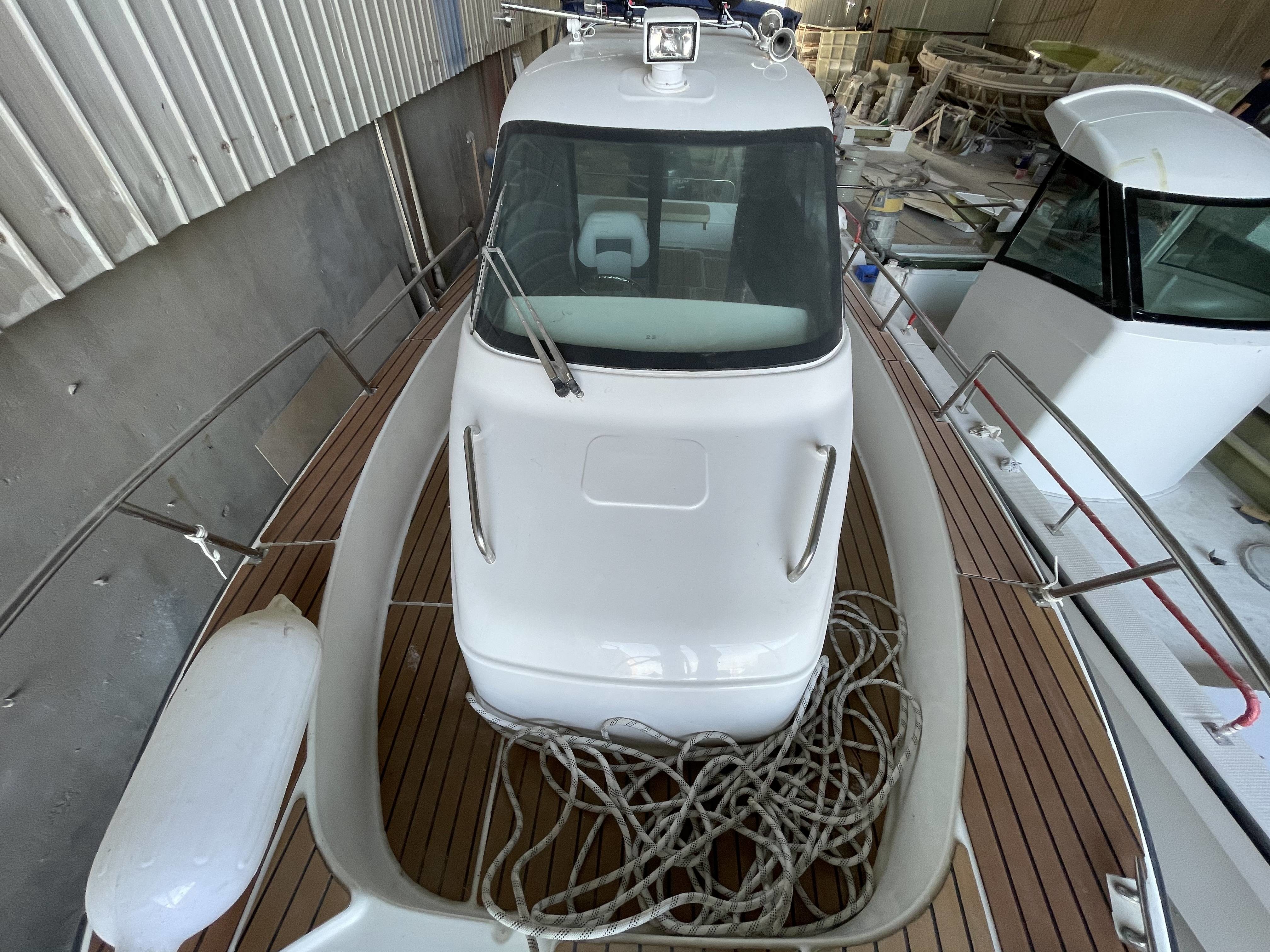 2023 7.6m long fiberglass fishing yacht with cabin on sea for water fun