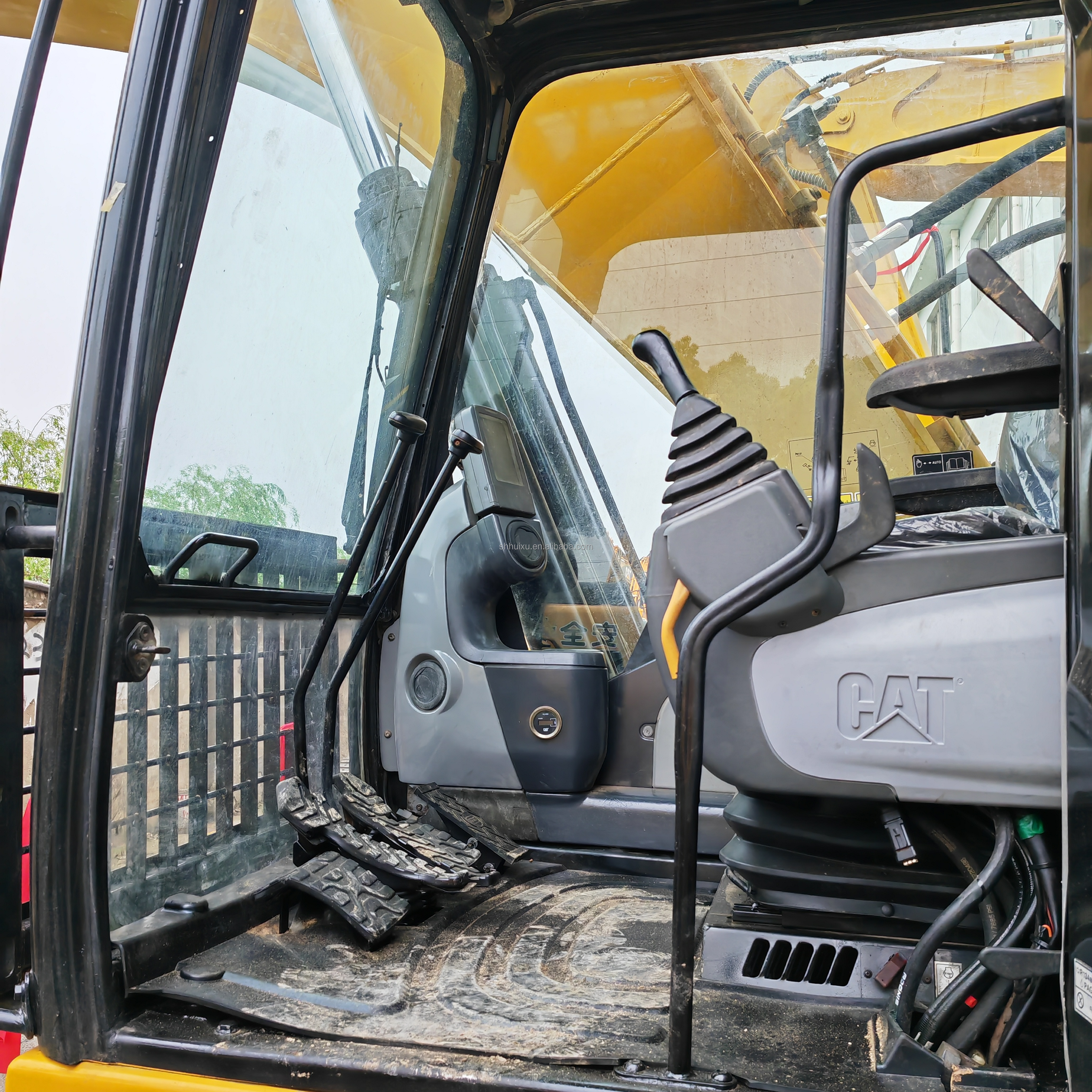 Used crawler caterpillar excavators CAT320D2 320GC /used engineering construction machinery EPA certificate