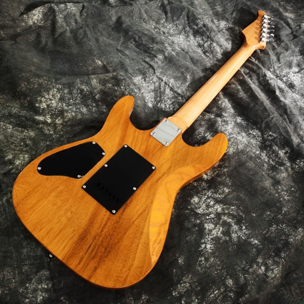 2021 New Style Flamed Maple Top Customized Electric Guitar in Blue Color