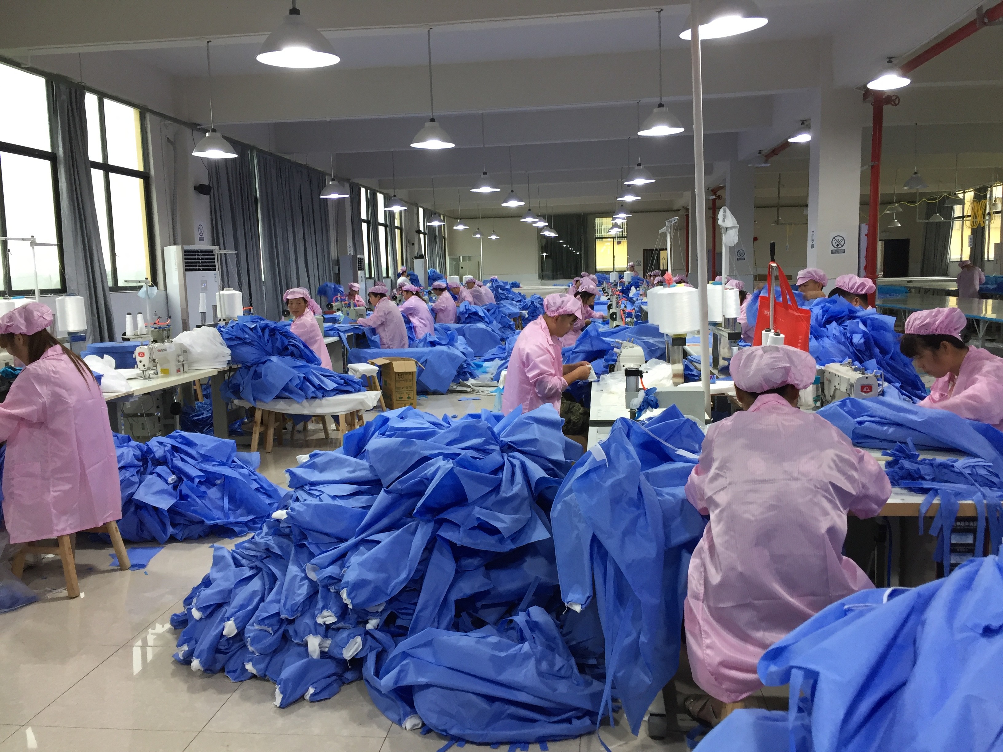 25GSM PP Nonwoven Disposable Lab Gown With Hook And Loop