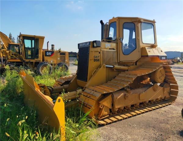 Used Caterpillar D5h Bulldozer in Perfect Working Condition with Reasonable
