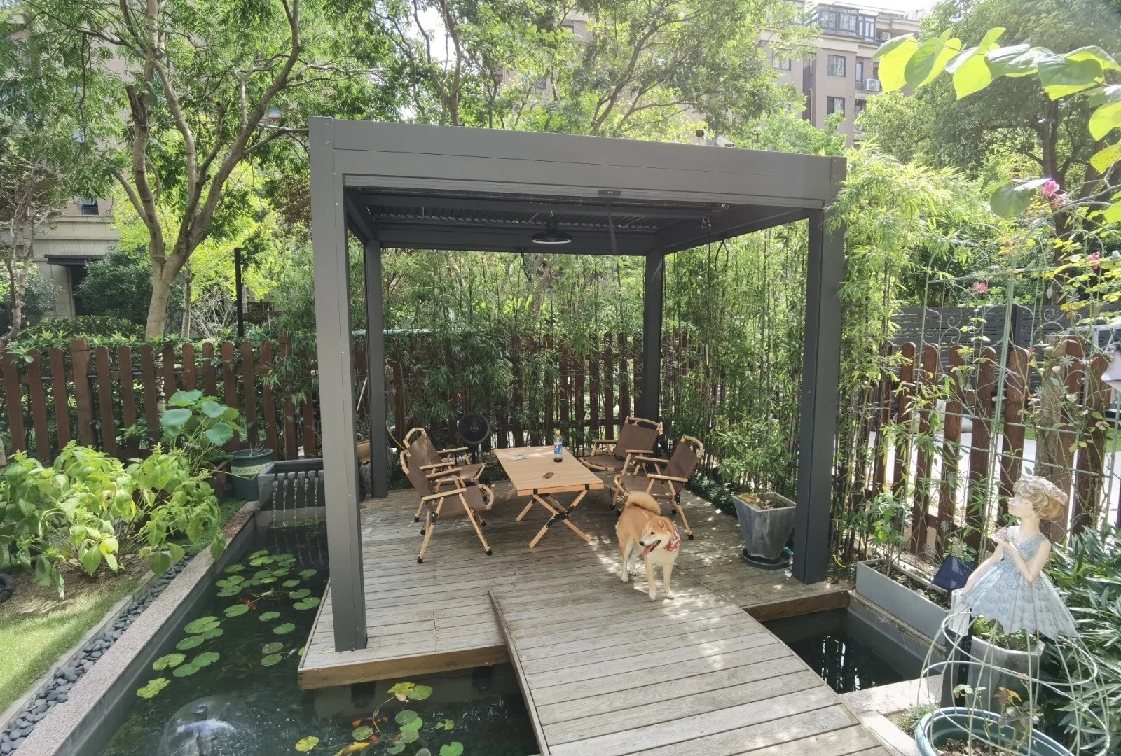 10'×10' Outdoor Louvered Pergola With Adjustable Aluminum Roof And Curtains