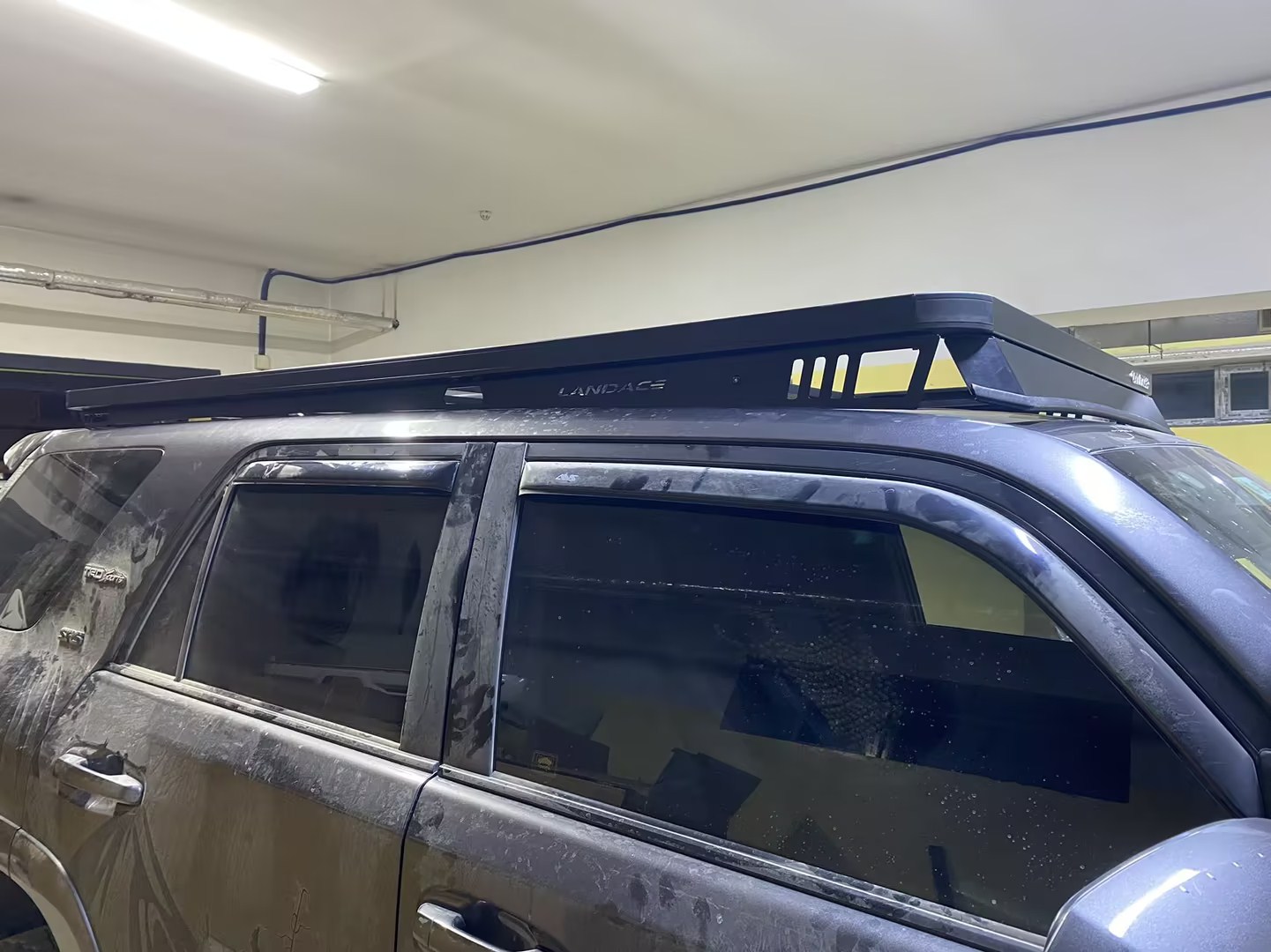Roof Placement Universal 4x4 Roof Rack for Toyota 4 Runner E-Coat and Powder Coated