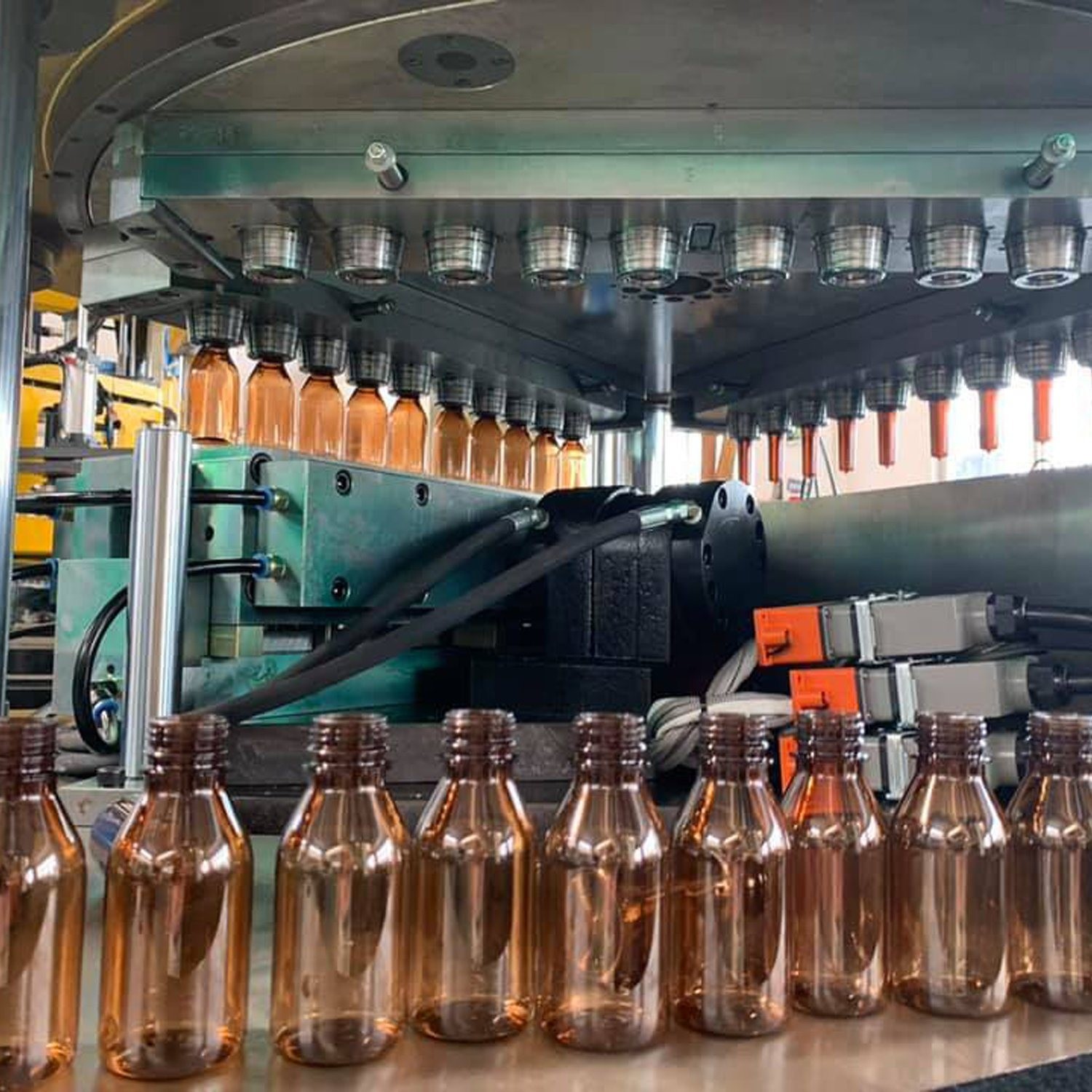 ISBM Machine 500ml 8 Cav Plastic PET Bottle Injection Stretch Blow Molding Machine Tritan