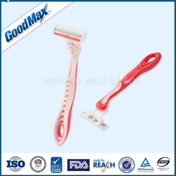 Lubricating Strip Three Blade Shaver , Pivoting Head Triple Blade Disposable