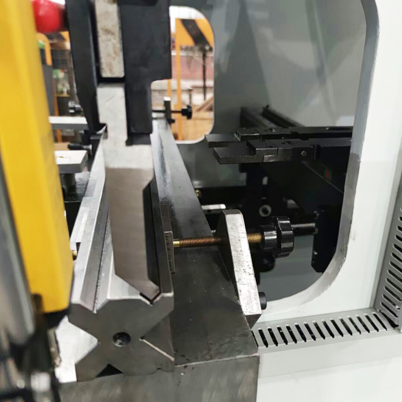 E21 Mini Metal Plate Hydraulic Torsion Bar Press Brake 3KW