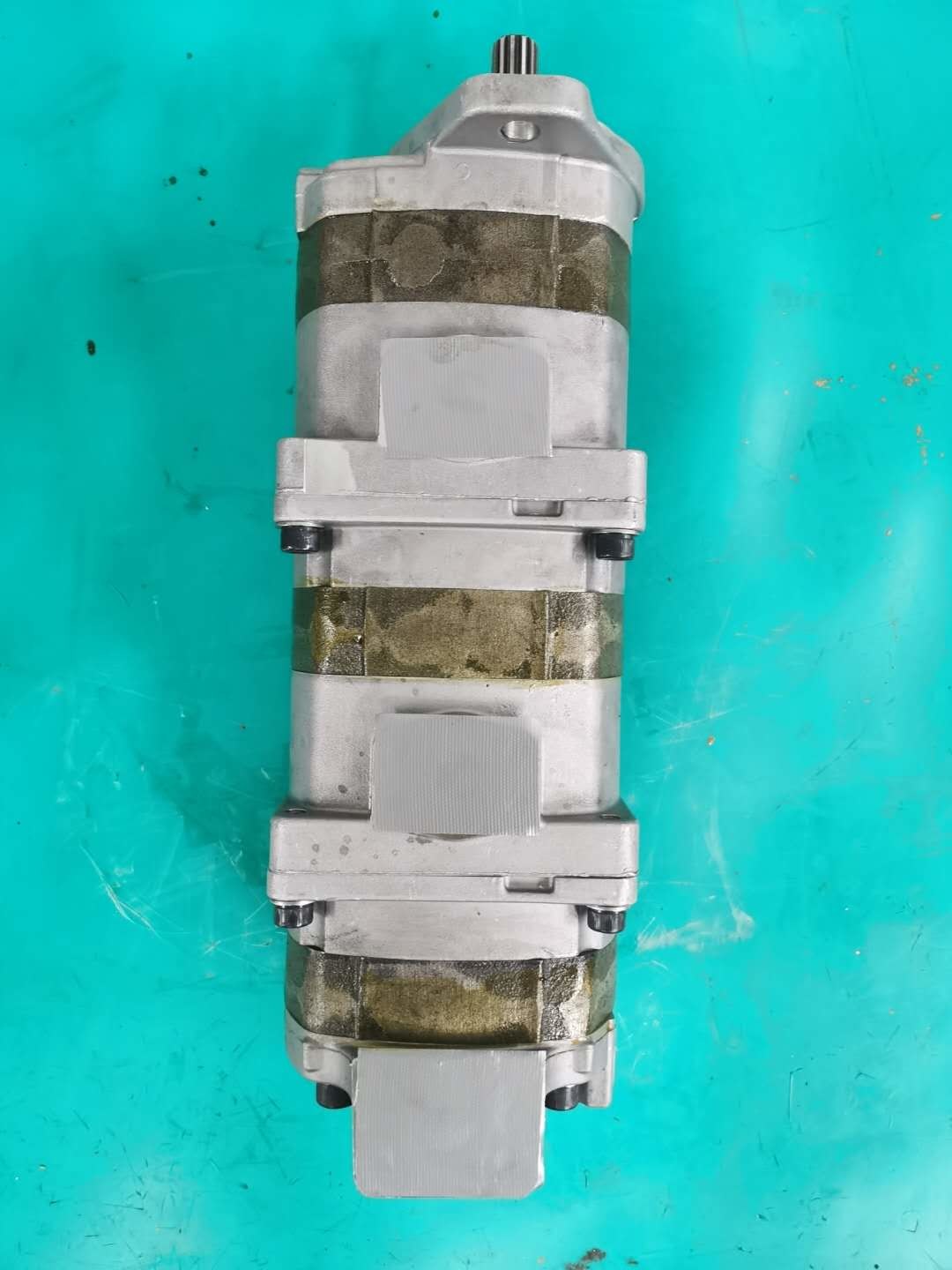 705-55-42110 SAL28+28+25 Hydraulic Gear Pump LW250-5H LW250-5X