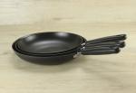 Light cast iron frying pan