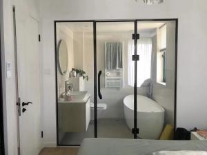 Quality OEM Laminated Tempered Glass Flat Frameless For Shower Room wholesale