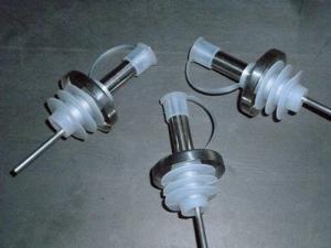 Quality Hot Selling Stainless Steel and Plastic Plug Lid for Wine Glass Bottle, Glass Bottle Pourer wholesale