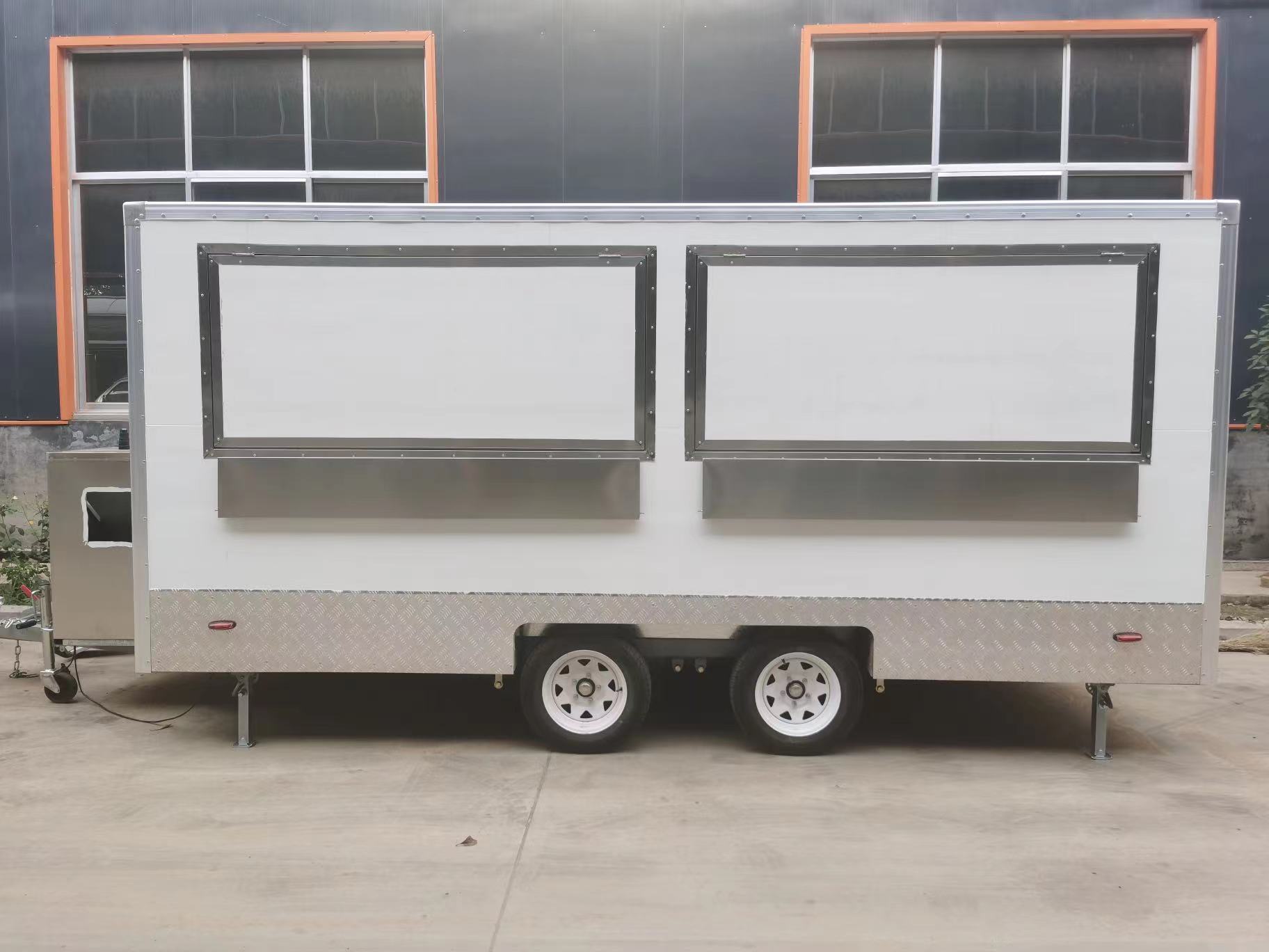4 Wheels Technology Mobile Beauty Spa Salon Trailer for Dairy Products Long Service Life