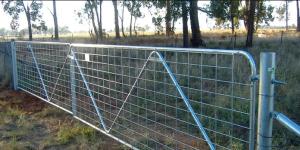 Quality Heavy Duty Galvanized Cattle Gate / Livestock Gates 1.7m wholesale