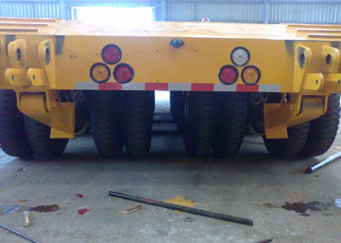 Lowbed trailer with Argonaut suspension