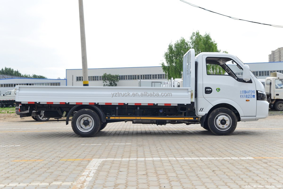 3200mm Wheelbase Transportation Dongfeng 4x2 Light Cargo Truck with YUNNEIDONGLI Engine
